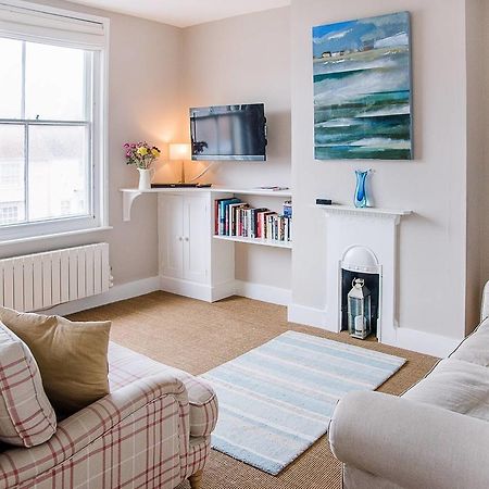 Serendipity, Aldeburgh - An Apartment On The High Street! Kültér fotó